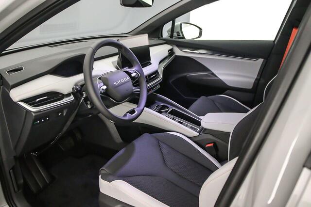 Skoda Elroq Business Edition 286pk Automaat Trekhaak, Adaptive cruise control, Stuurwiel verwarmd, Navigatie, Elektrische achterklep, Achteruitrijcamera, Stoelverwarming, LED matrix koplampen