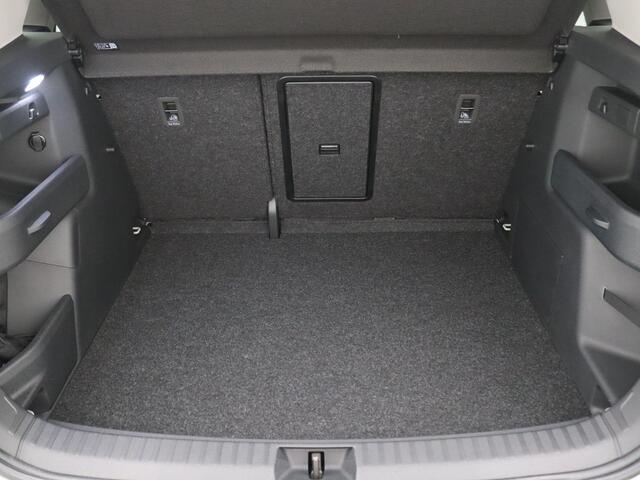 Skoda Elroq 60 Business Edition 204PK AUT. Warmtepomp, Keyless, Alarm, Stoel-Stuurverwarming, Achteruitrijcamera, Adaptieve Cruise Controle, Side Assist, 19" LM Velgen