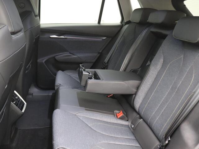 Skoda Elroq 60 Business Edition 204PK Aut. Warmtepomp, Adaptieve Cruise Controle, Side Assist, Keyless, Navi, Stoel-Stuurverwarming, 19" LM Velgen