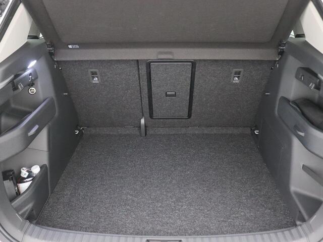 Skoda Elroq 60 Business Edition 204PK Warmtepomp, Keyless, Adaptieve Cruise Controle, Achteruitrijcamera, Side Assist, Navi, Stoel-Stuurverwarming, 19" LM Velgen