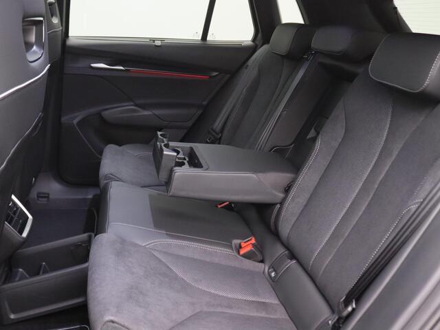 Skoda Elroq 85 Sportline Edition 286PK Aut. Alarm, 360gr. Camera, Stoel-Stuurverwarming, Clima, Warmtepomp, Keyless, Head-Up Display, 20" LM Velgen