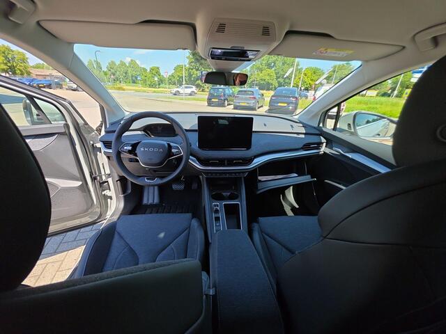 Skoda Elroq Business Edition Tour Elektromotor 210 kW / 286 PK | 20'' Lichtmetalen Velgen | Trekhaak Wegklapbaar | 1500,- inruilvoordeel!!