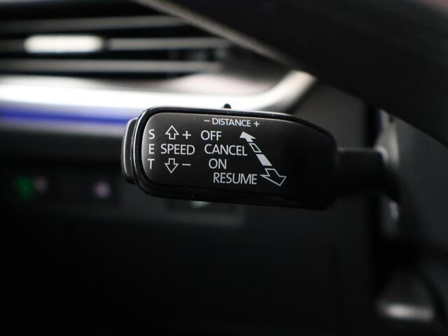 Skoda Elroq 60 Sportline 204 PK | Wegklapbare Trekhaak | 20" Lichtmetalen velgen | Side Assist | Camera |