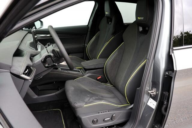Skoda Elroq 85X RS - 340 pk **Canton / Warmtepomp / Head up / DCC / Business Maxx