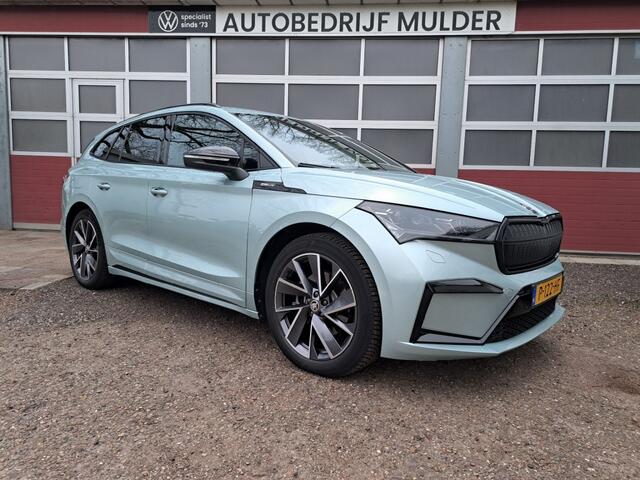 Skoda Enyaq iV 60 Sportline 180 Pk SOH 94 % Trekhaak, Navigatie, Alcantara + leder