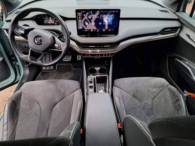 Skoda Enyaq iV 60 Sportline 180 Pk SOH 94 % Trekhaak, Navigatie, Alcantara + leder