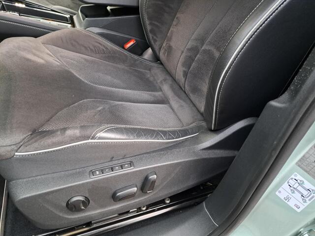 Skoda Enyaq iV 60 Sportline 180 Pk SOH 94 % Trekhaak, Navigatie, Alcantara + leder