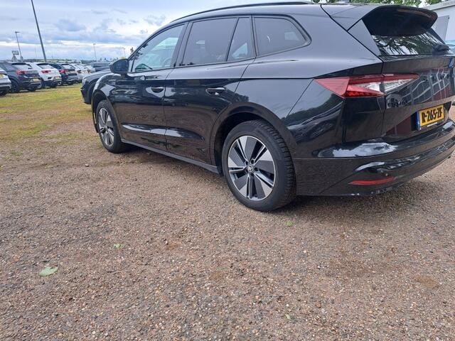 Skoda Enyaq iV 60 180 Pk Black Edition Stoelverwarming Private glass Ecc SOH 94,8 %