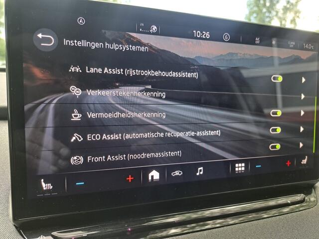 Skoda Enyaq iV 60 180 Pk Black Edition Stoelverwarming Private glass Ecc SOH 94,8 %