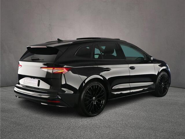 Skoda Enyaq iV 80 204pk Automaat Warmtepomp, Panoramadak, LED matrix koplampen, Adaptive cruise control, Achteruitrijcamera, Navigatie, 360 camera, Parkeersensoren
