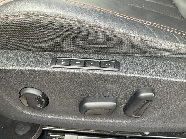 Skoda Enyaq iV 80 First Edition Stoelverw v+A Trekhaak Warmtepomp Vol opties