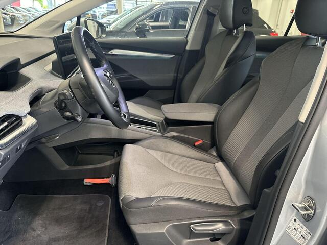 Skoda Enyaq iV 60 180pk · Apple/Android Car Play · Camera · Navigatie · P-Sensoren · Cruise Control · LED Koplampen · 19'' Inch ·