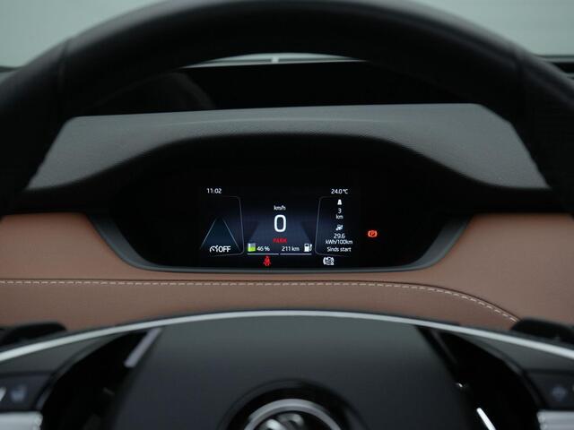 Skoda Enyaq iV 80 204 pk | Wamtepomp | Panoramadak | Trekhaak | Cognac leder | Geheugenstoel | Head-up display | Matrix LED | Stuur-/achterbankverwarming