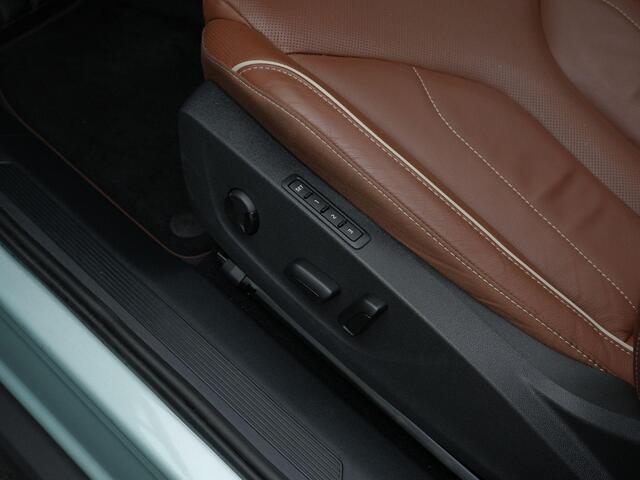 Skoda Enyaq iV 80 204 pk | Wamtepomp | Panoramadak | Trekhaak | Cognac leder | Geheugenstoel | Head-up display | Matrix LED | Stuur-/achterbankverwarming