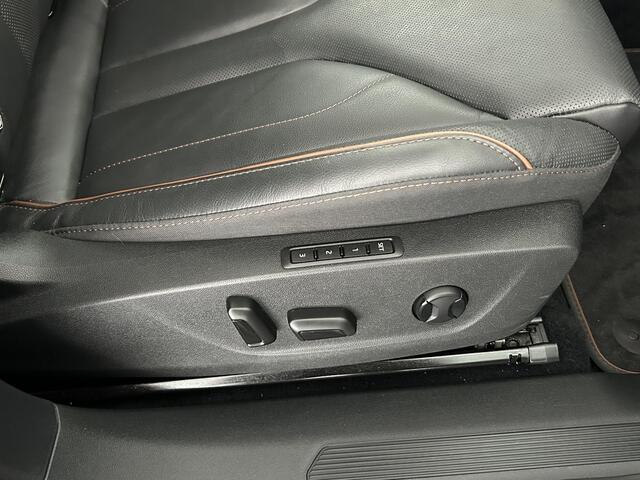 Skoda Enyaq iV 80 204pk Founders Edition Black Warmtepomp Leder 360Camera Massage Panoramadak