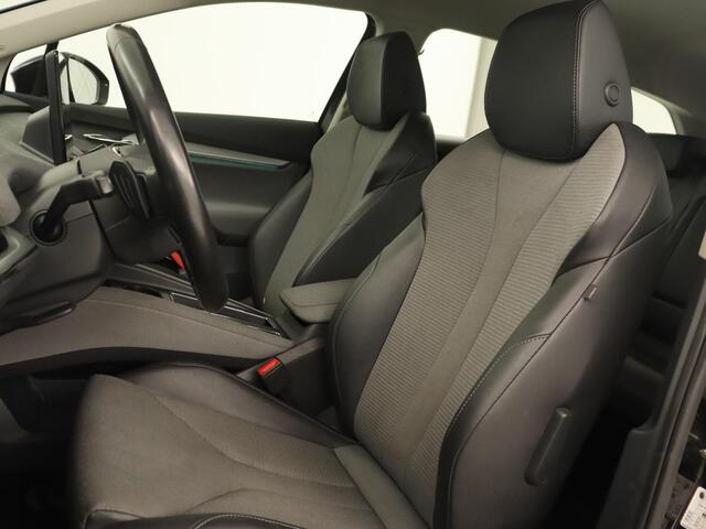 Skoda Enyaq iV 60 | Stoelverwarming | Trekhaak | Matrix LED | Carplay | Stuurverwarming | Navigatie | Half leder | Cruise control | Parkeerhulp