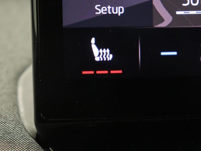 Skoda Enyaq iV 60 | Stoelverwarming | Trekhaak | Matrix LED | Carplay | Stuurverwarming | Navigatie | Half leder | Cruise control | Parkeerhulp