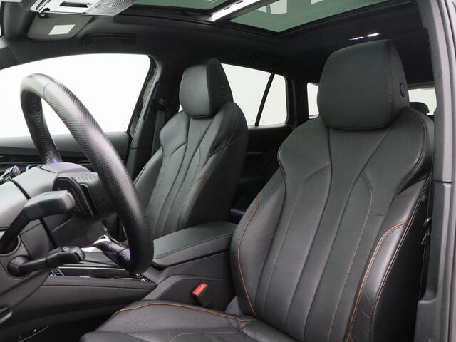 Skoda Enyaq iV 80 Founders Edition Black 204 Pk | 360° Camera | Panorama Dak | Trekhaak | Carplay | Full LED | Elektrische Achterklep | 21 Inch