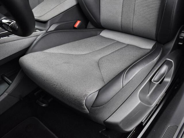 Skoda Enyaq iV 60 180pk · Apple/Android Car Play · Camera · Navigatie · P-Sensoren · Cruise Control · LED Koplampen · 19'' Inch ·