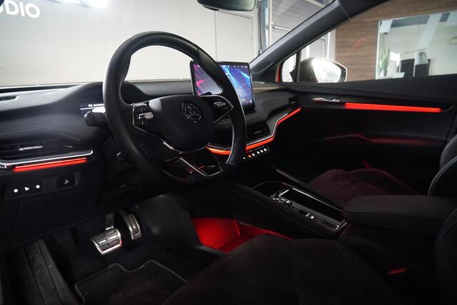 Skoda Enyaq iV Coupé 60 Sportline + PANORAMA / SPORTSTOELEN /