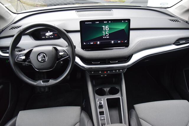 Skoda Enyaq iV 60 | Org. NL | BOVAG Garantie | Voorstoelen + Achterbank verwarmd | Achteruitrijcamera | Adaptive Cruise Control | Elektrisch verstelbare bestuurdersstoel | Verwarmde voorruit |