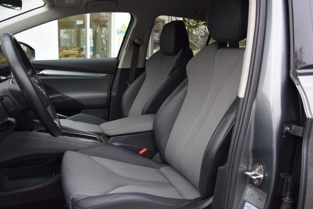 Skoda Enyaq iV 60 | Org. NL | BOVAG Garantie | Voorstoelen + Achterbank verwarmd | Achteruitrijcamera | Adaptive Cruise Control | Elektrisch verstelbare bestuurdersstoel | Verwarmde voorruit |