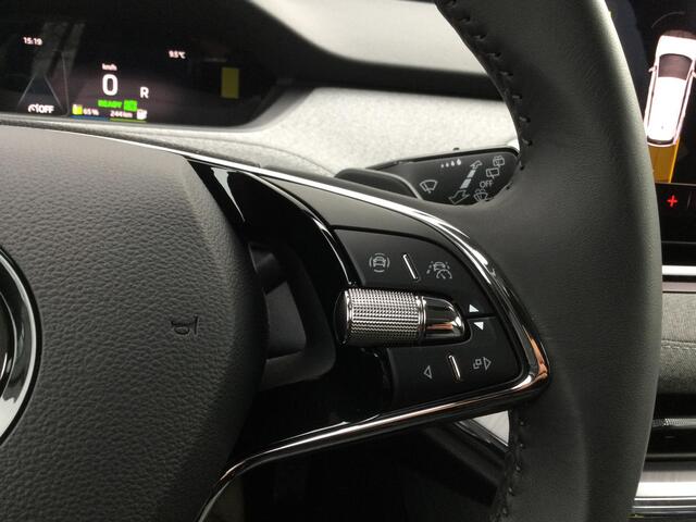 Skoda Enyaq iV 60 180PK Business Edition | LED | Stuurverwarming | Camera |