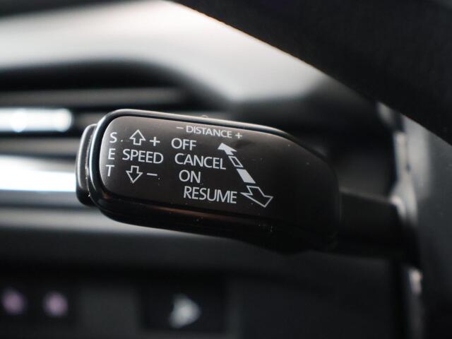 Skoda Enyaq iV 60 Sportline 180 pk | Navigatie | Apple Carplay/Android Auto | Crystal Face | Panoramadak | 21" lichtmetalen velgen |