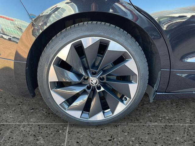 Skoda Enyaq iV 60 180pk Sportline Parkeersensoren vóór en achter | Achteruitrijcamera | Warmtepomp