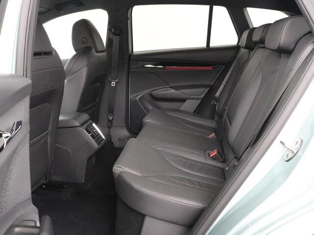 Skoda Enyaq iV 80 Founders Edition Silver | SOH 90% | Trekhaak | Matrix LED | Carplay | Camera | Stuurverwarming | Keyless | Navigatie