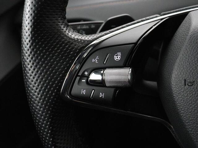 Skoda Enyaq iV 80 Founders Edition Silver | SOH 90% | Trekhaak | Matrix LED | Carplay | Camera | Stuurverwarming | Keyless | Navigatie