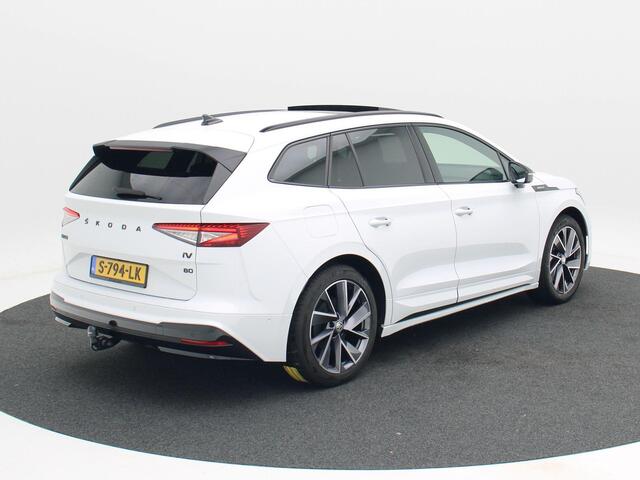 Skoda Enyaq iV 80 Sportline 204 Pk | Panorama dak | Adaptive cruise | Camera | Trekhaak | CarPlay | Stoel Verwarming | 20 Inch