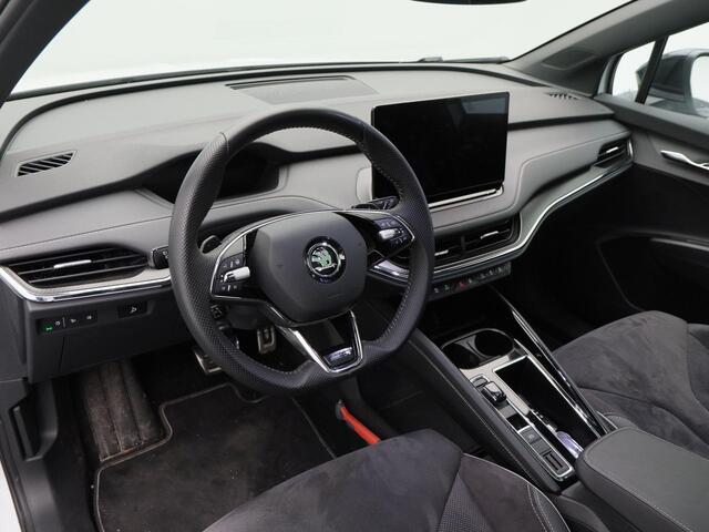 Skoda Enyaq iV 80 Sportline 204 Pk | Panorama dak | Adaptive cruise | Camera | Trekhaak | CarPlay | Stoel Verwarming | 20 Inch