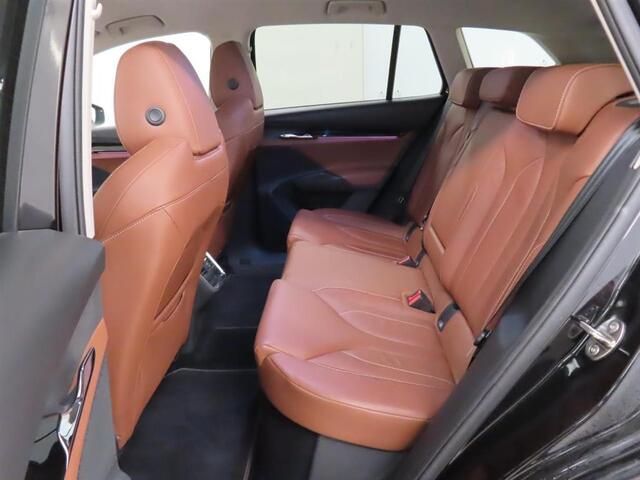 Skoda Enyaq iV 60 SFEER VERLICHTING | VIRTUAL DISPLAY | CAMERA | LED LAMPEN | ADAPTIEVE CRUISE | DODEHOEK DETECTIE | LEDER | KEYLESS | VERWARMDE STOELEN/STUUR | NAVIGATIE | AFNEEMBAAR TREKHAAK |