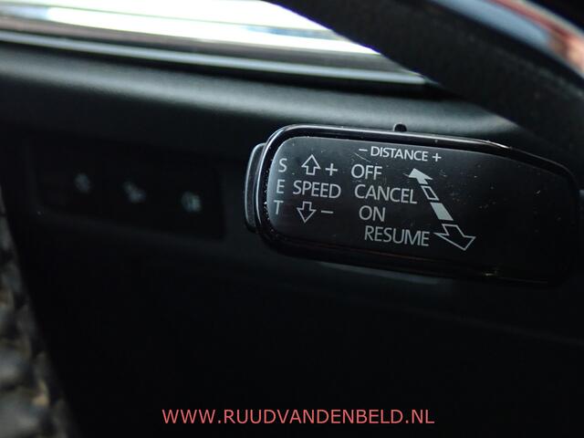 Skoda Enyaq iV 60 First Edition SOH 95% / TREKHAAK / ACC / STUUR + STOELVERWARMING /