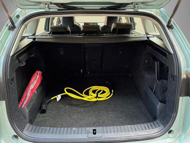Skoda Enyaq iV 50 150pk · SOH 94,4% · Apple/Android Car Play · Camera · Navigatie · Cruise Control · 19'' Inch ·