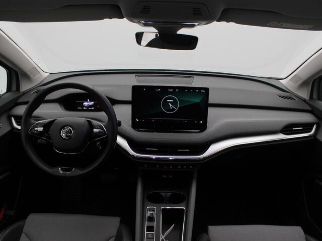 Skoda Enyaq iV 60 180 Pk | Stoelverwarming | Trekhaak | Navigatie | Cruise Control | CarPlay | Climatronic | Camera | 19 Inch | 74.277 Km !!