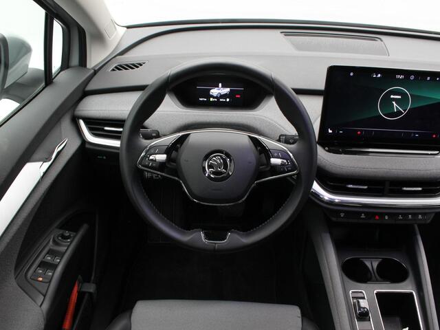 Skoda Enyaq iV 60 180 Pk | Stoelverwarming | Trekhaak | Navigatie | Cruise Control | CarPlay | Climatronic | Camera | 19 Inch | 74.277 Km !!