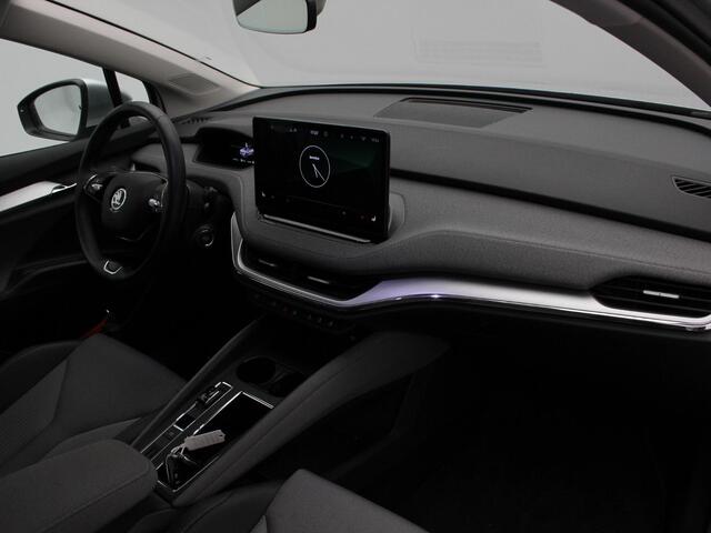 Skoda Enyaq iV 60 180 Pk | Stoelverwarming | Trekhaak | Navigatie | Cruise Control | CarPlay | Climatronic | Camera | 19 Inch | 74.277 Km !!
