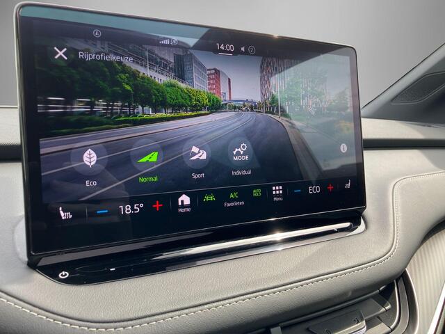 Skoda Enyaq iV 80 Sportline 150kW/204PK · Panoramadak · Apple/Android Car Play · Camera + Parkeersensoren