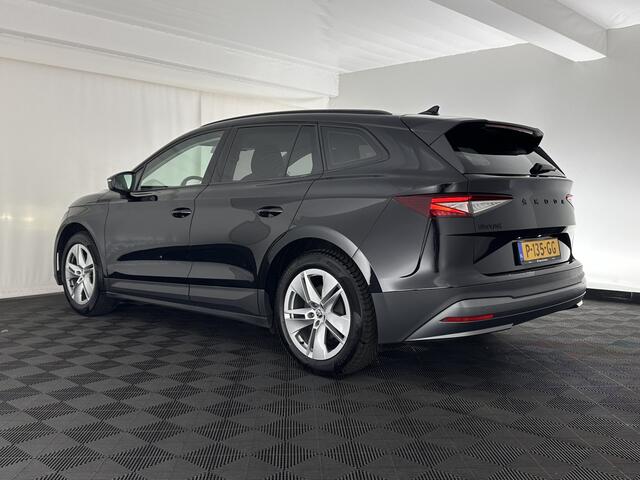 Skoda Enyaq iV 60 [ 3-Fase ] (INCL-BTW) *LEATHER-FABRIC | FULL-LED | DIGI-COCKPIT | CAMERA | KEYLESS | NAVI-FULLMAP | AMBIENT-LIGHT | ECC | HEATED-COMFORTSEATS | PRIVACY-GLASS | DAB+ | PDC | CRUISE | 19"ALU*