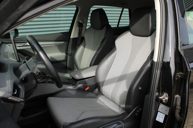 Skoda Enyaq iV 60 Business Full-LED Half-Leder Carplay Camera Navigatie SoH 92%