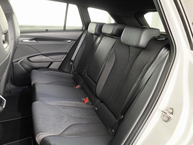 Skoda Enyaq iV 85 Sportline 286 pk | Panoramadak | 21 inch | Head up | Lightband | Blind spot | Adaptive Cruise | Panoramadak