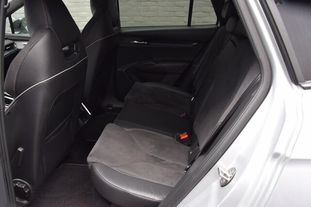 Skoda Enyaq iV 80 Sportline | Org. NL | BOVAG Garantie | Adaptive Cruise Control | 21'' Velgen | Matrix Koplampen | Apple Carplay/Android Auto | Stoel&Stuurverwarming | Achteruitrijcamera |