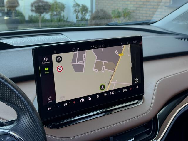 Skoda Enyaq iV 80. PANODAK VOL-LEDER NAVI CAMERA360 DIGI-DASH APPLE-CARPLAY LED 22 INCH-LMV PDC