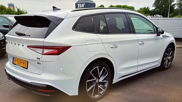 Skoda Enyaq iV BWJ 2022 | 60 Sportline SOH 91,72% | SPORTSTOELEN | LEER/ALCANTARA | CARPLAY | CAMERA A | CLIMA |