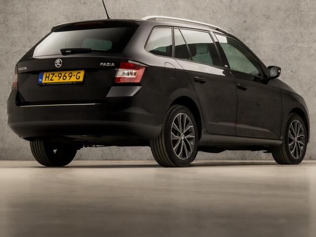 Skoda FABIA Combi 1.2 TSI Sport (APPLE CARPLAY, NAVIGATIE, STOELVERWARMING, CRUISE, SPORTSTOELEN, PARKEERSENSOREN, GETINT GLAS, NIEUWE APK, NIEUWSTAAT)