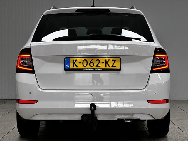 Skoda FABIA Combi 1.0 TSI Ambition /Trekhaak! /Apple + Android /DAB+! /Navi /Airco /Cruise /Elek. pakket /Bluetooth /Multi LEDER Stuur /Extra getint glas /PDC /LED Dagrijverl. /Mistlampen.