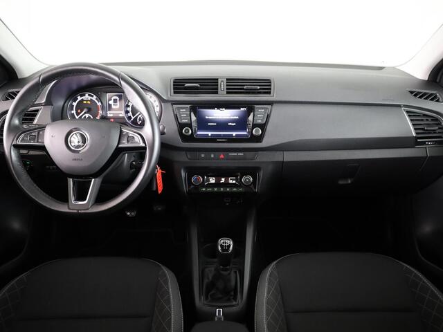 Skoda FABIA Combi 1.0 TSI Ambition 95pk | Trekhaak | Climatronic | Navigatie via App | Parkeersensoren achter