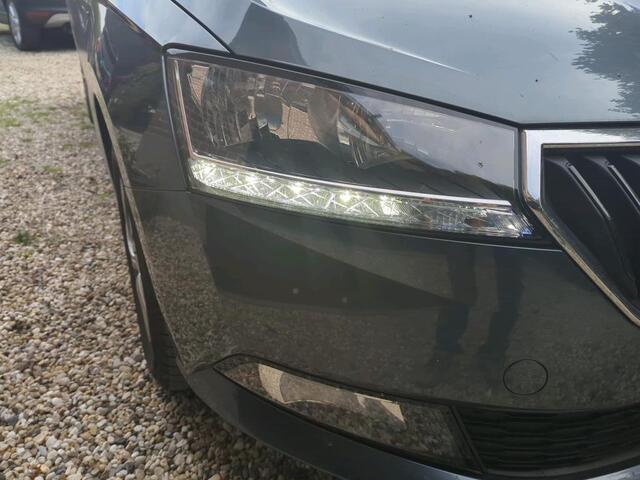 Skoda FABIA Combi 1.0 TSI Ambition Sunset Airco / Cruise control/ Navigatie / Bluetooth / Parkeersensoren / LM Velgen